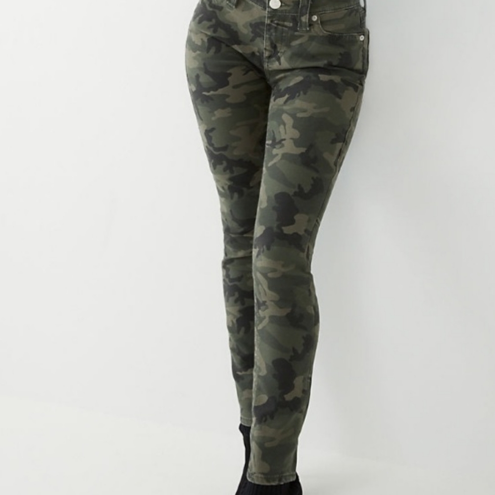 TRUE RELIGION HALLE CAMO JEANS